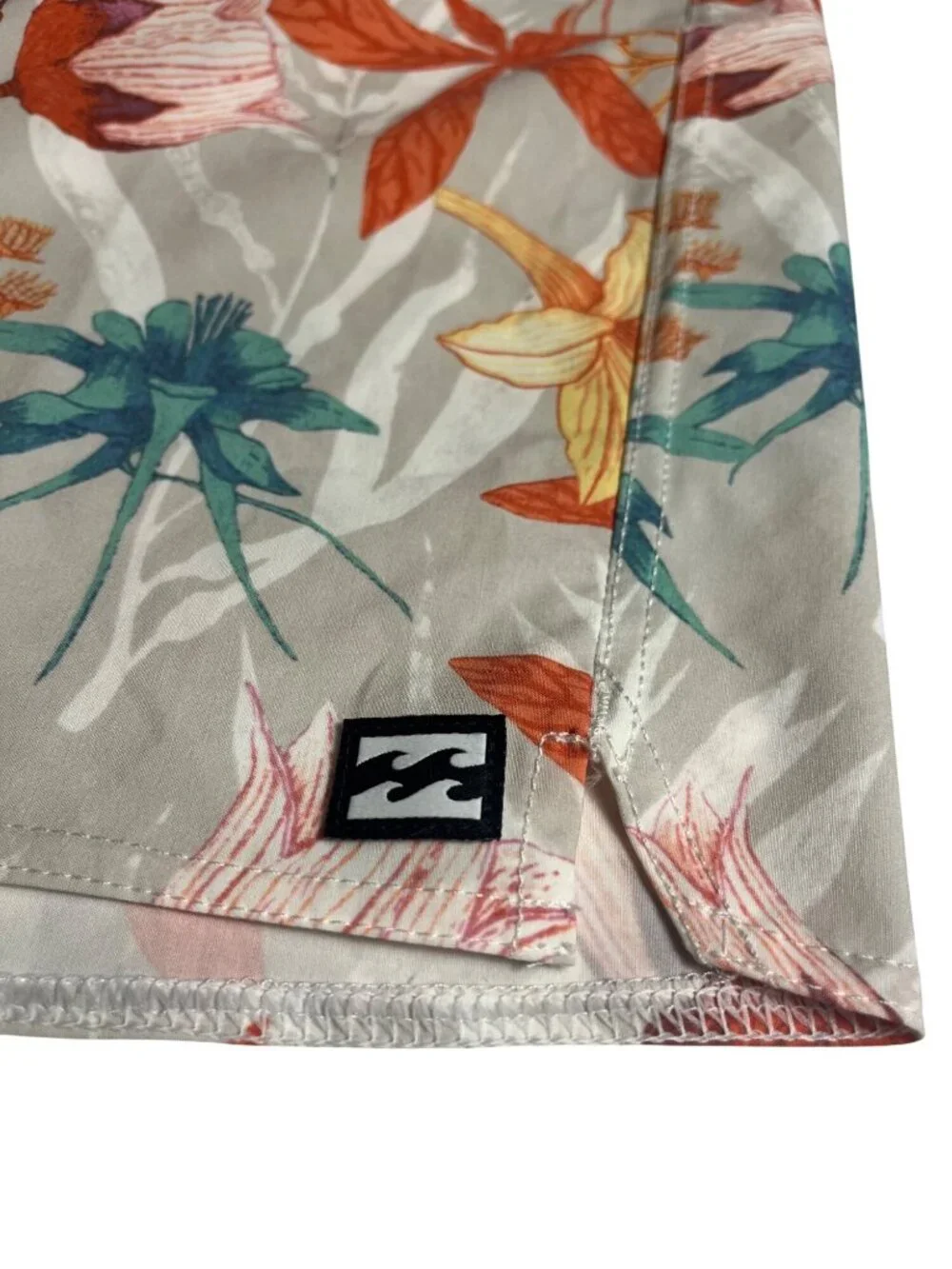 Billabong Recycler Good Times Pro Floral Boardshorts Mens 33 short length New